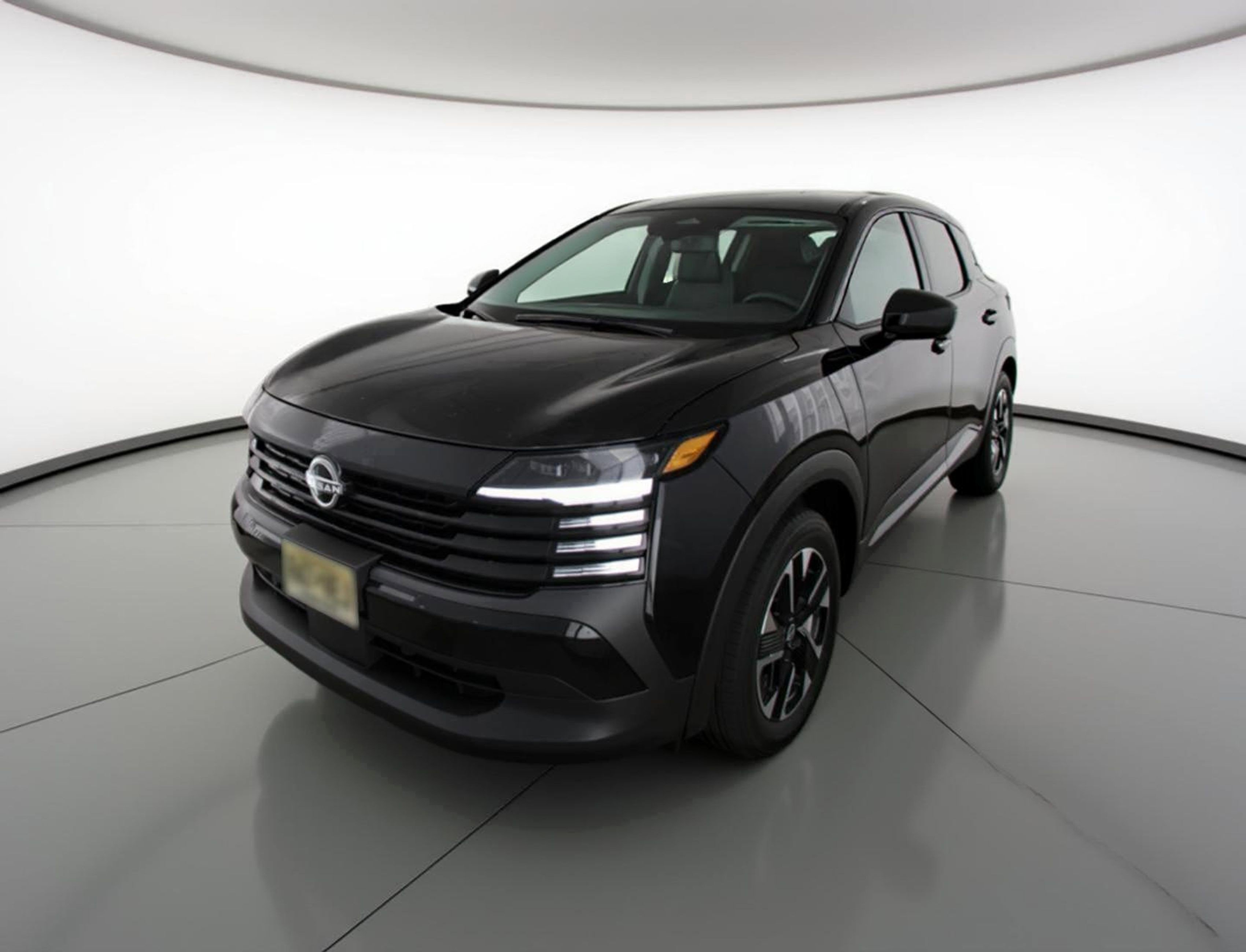Used 2025 Nissan Kicks SV AWD/4WD image 3
