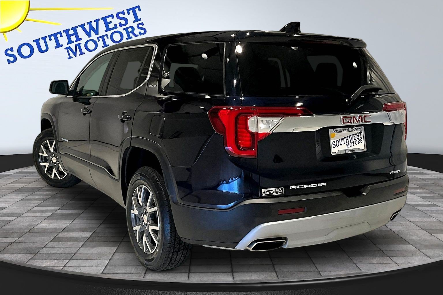 Used 2022 GMC Acadia SLE AWD/4WD image 5