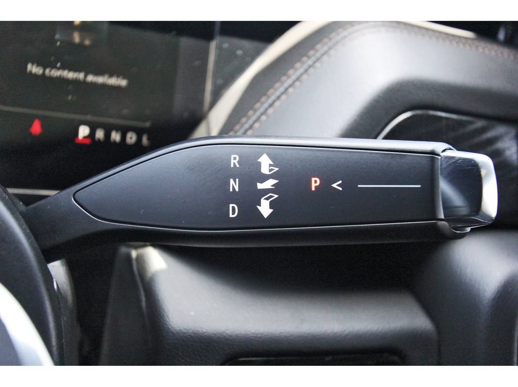 Used 2025 GMC Yukon AT4 w/ AT4 Premium Package AWD/4WD image 19