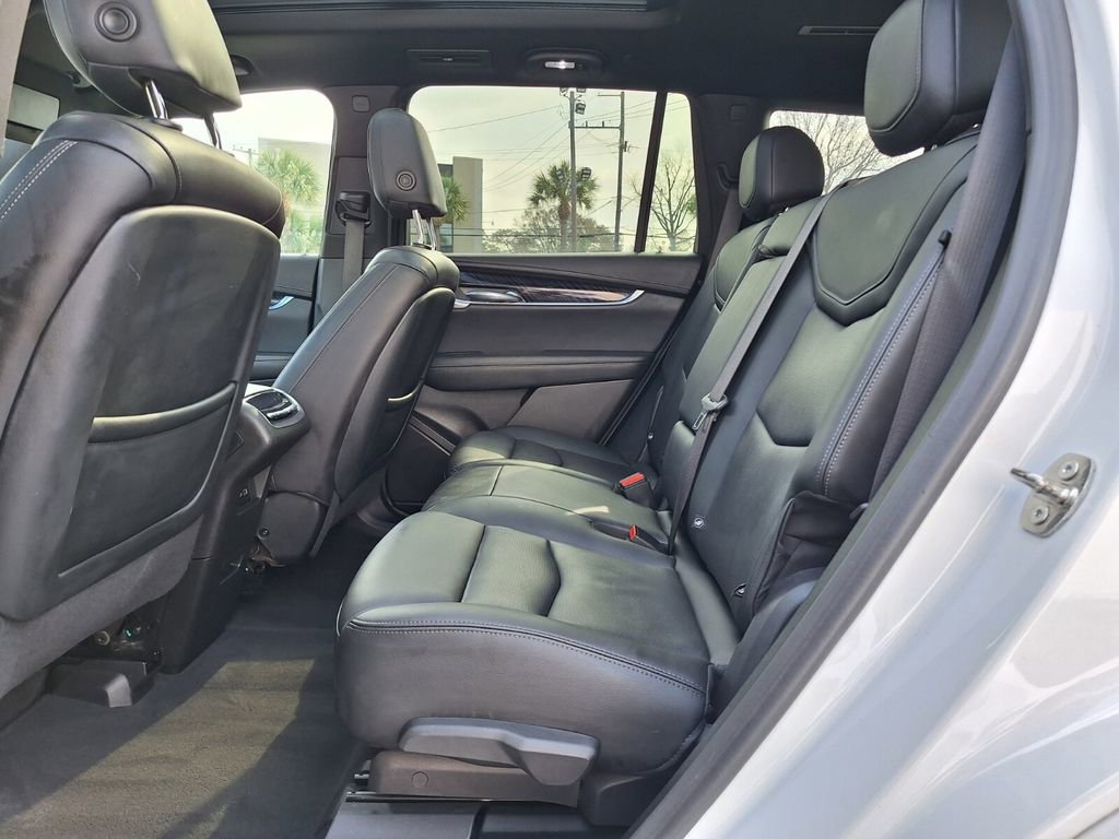 Used 2023 Cadillac XT6 Premium Luxury image 12