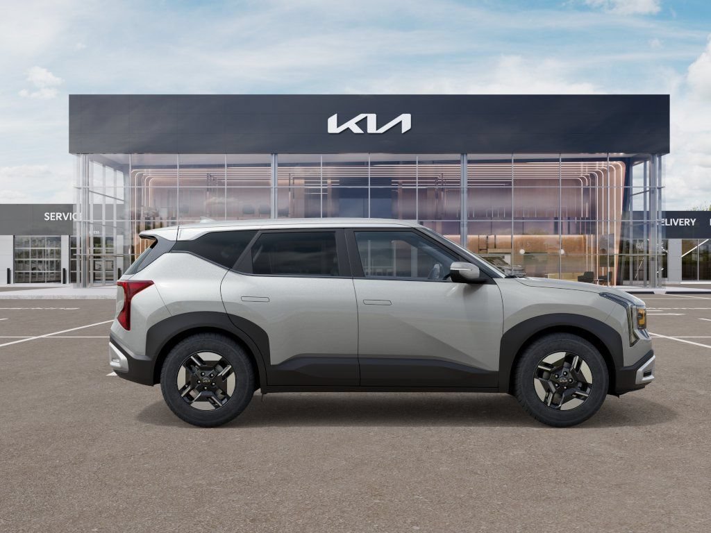 New 2027 Kia Seltos LX FWD image 7