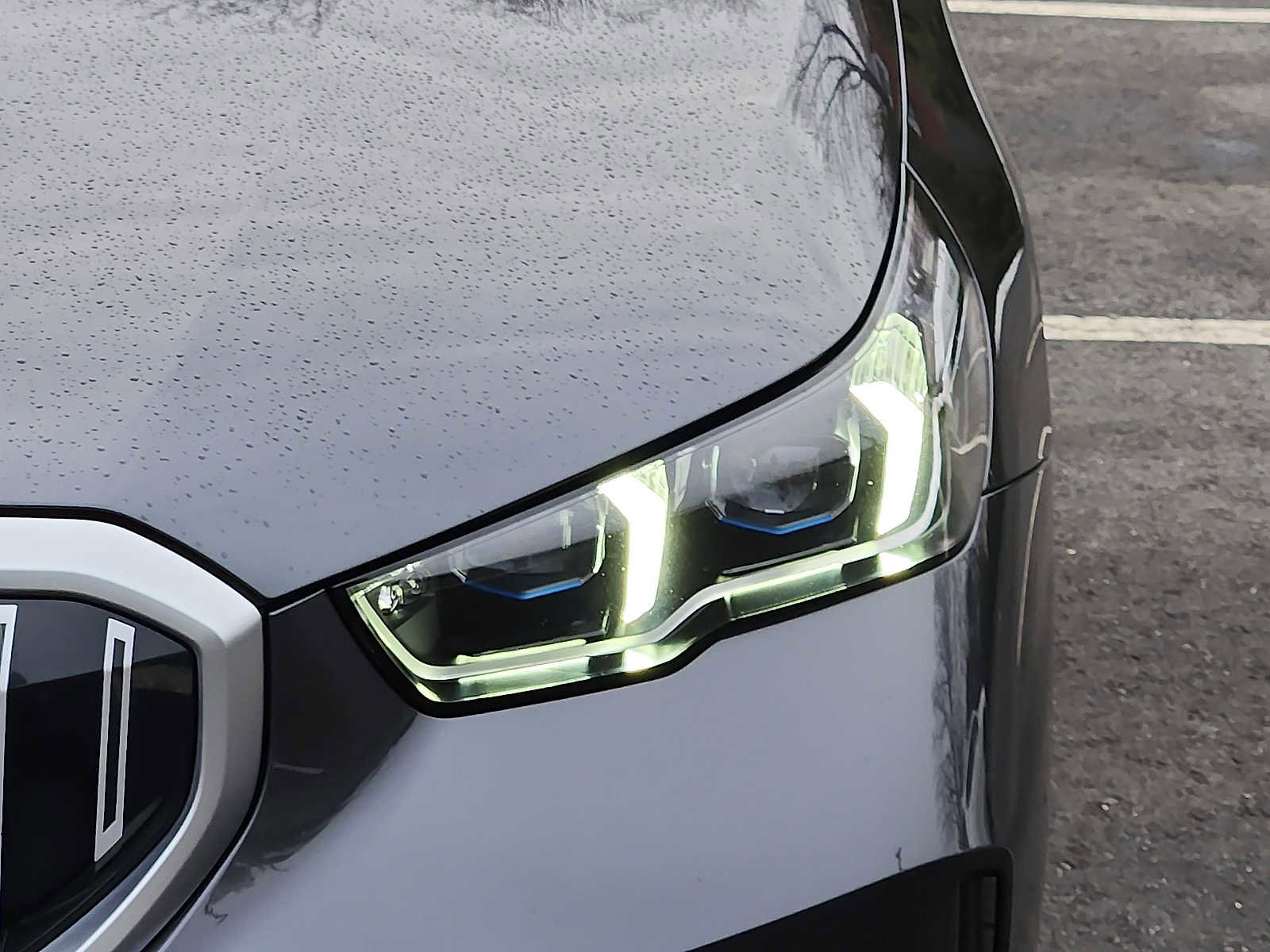 Used 2025 BMW 530i xDrive w/ Premium Package AWD/4WD image 9