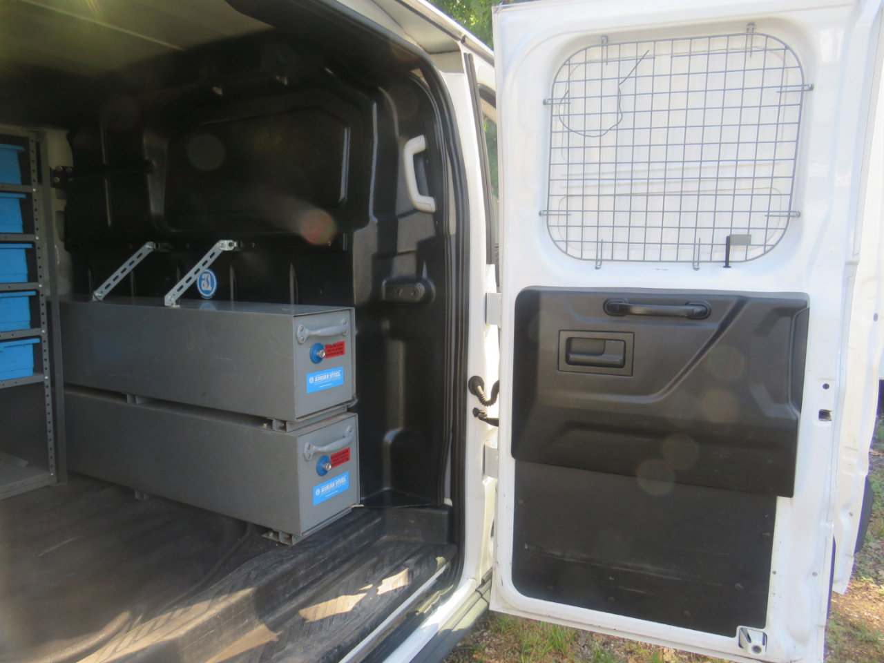 Used 2018 Ford Transit 250 250 Van Low Roof 60/40 Pass. 1 w/ Interior Upgrade Package image 20