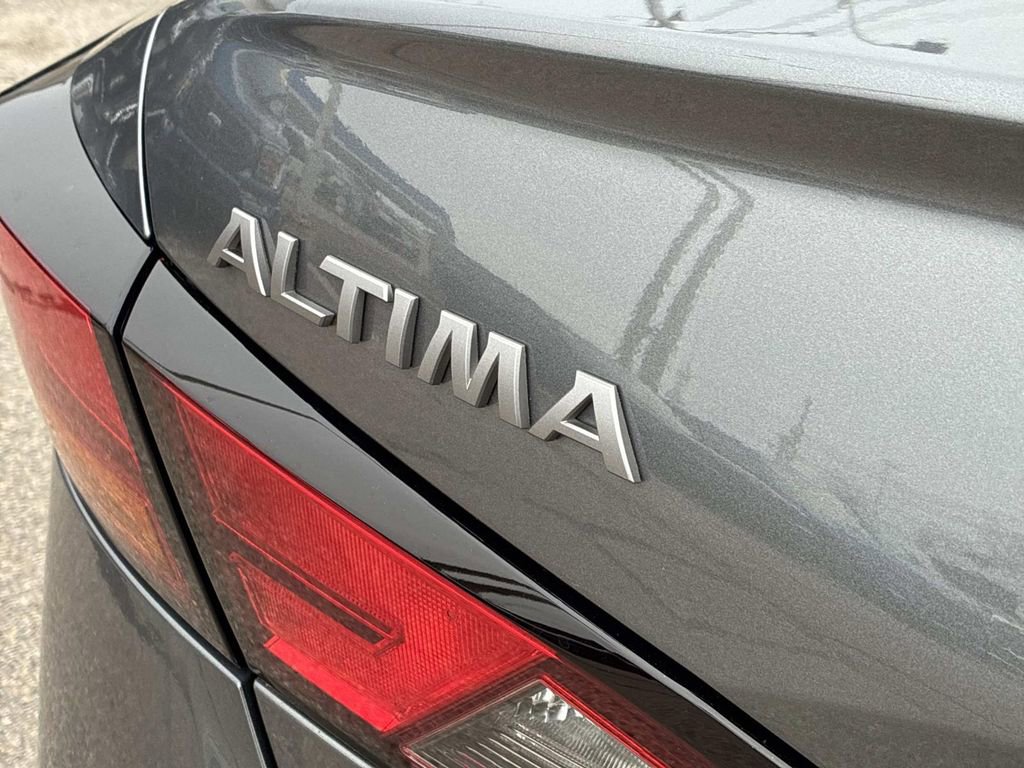 Used 2025 Nissan Altima 2.5 S image 12