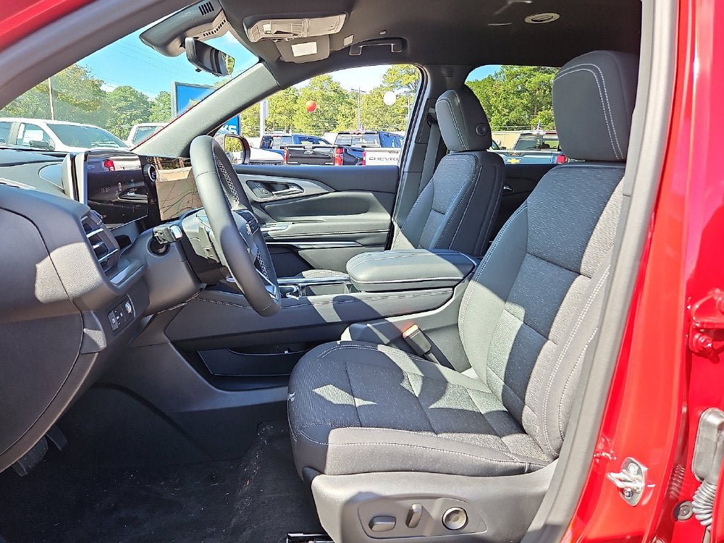 New 2027 Chevrolet Traverse LT w/ Driver Confidence Package FWD image 10