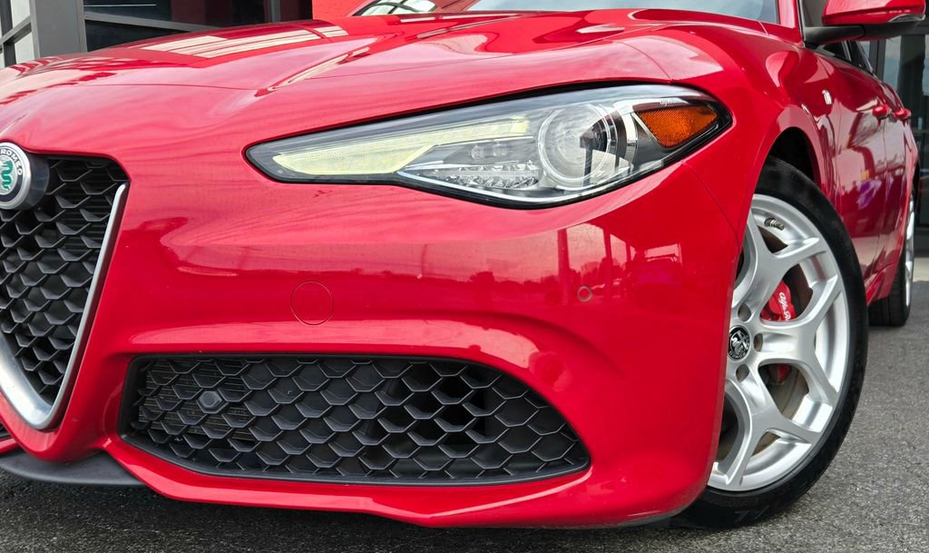 Used 2022 Alfa Romeo Giulia Ti image 3