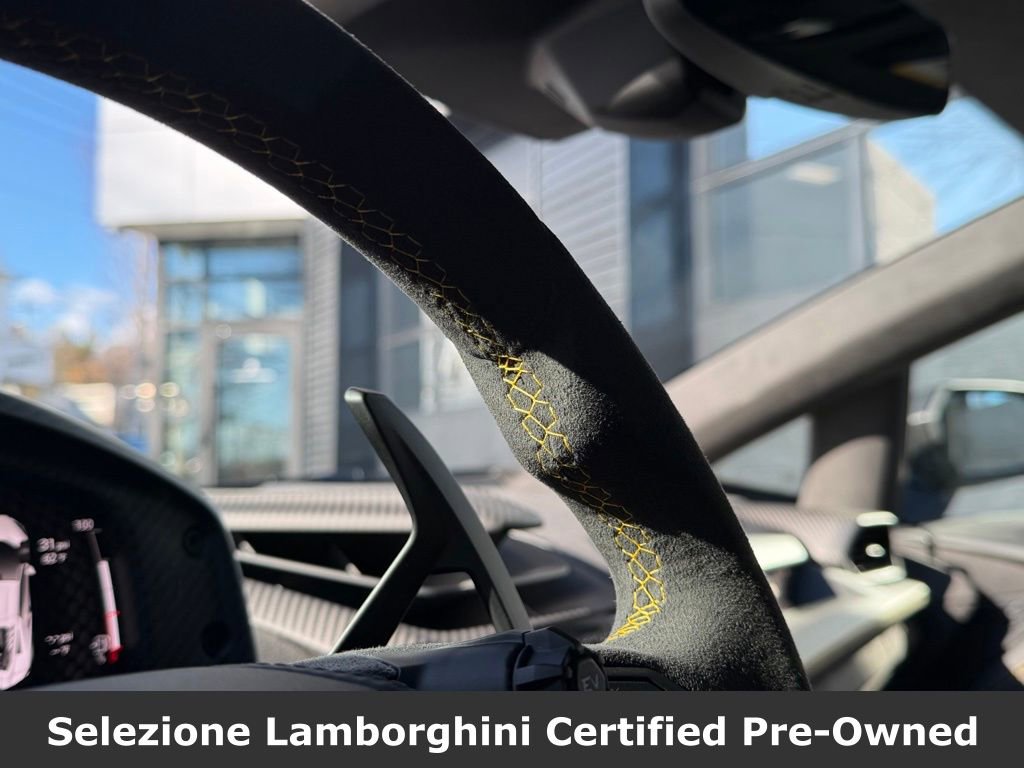 Used 2025 Lamborghini Revuelto image 32