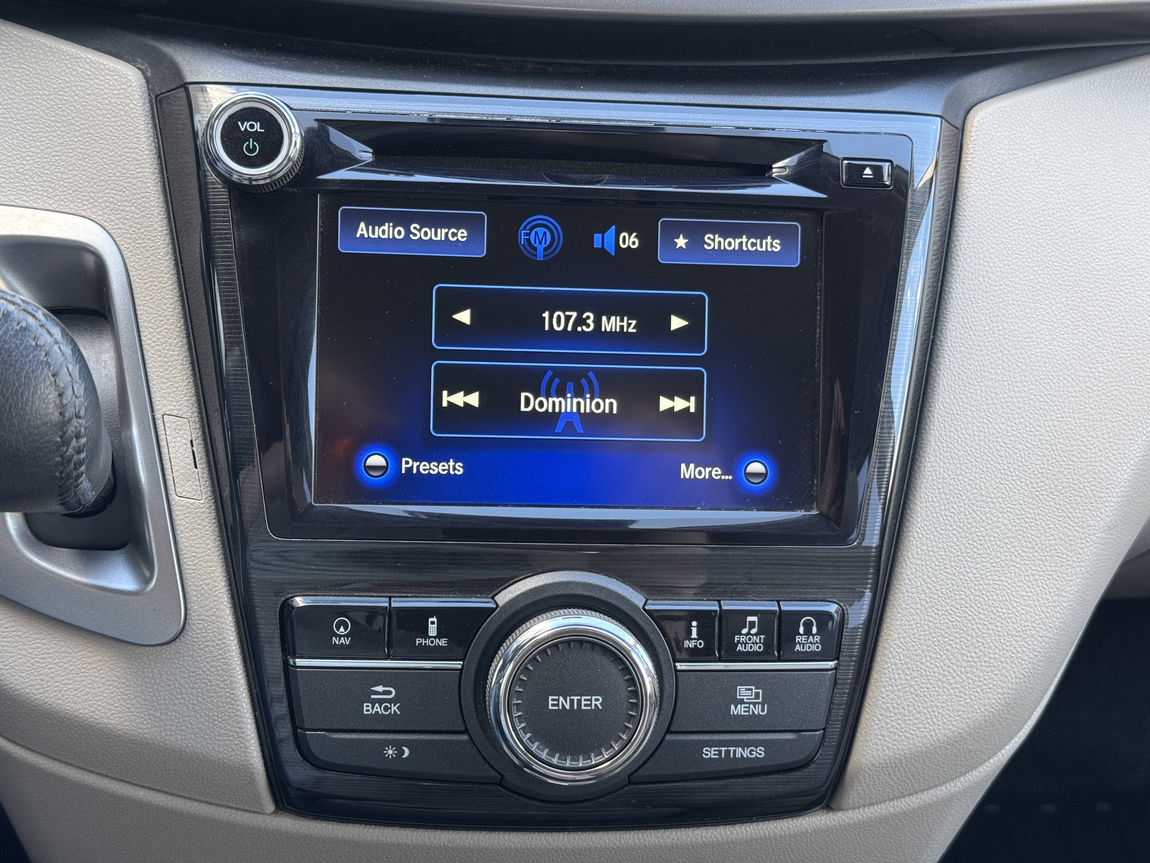Used 2014 Honda Odyssey Touring Elite image 19
