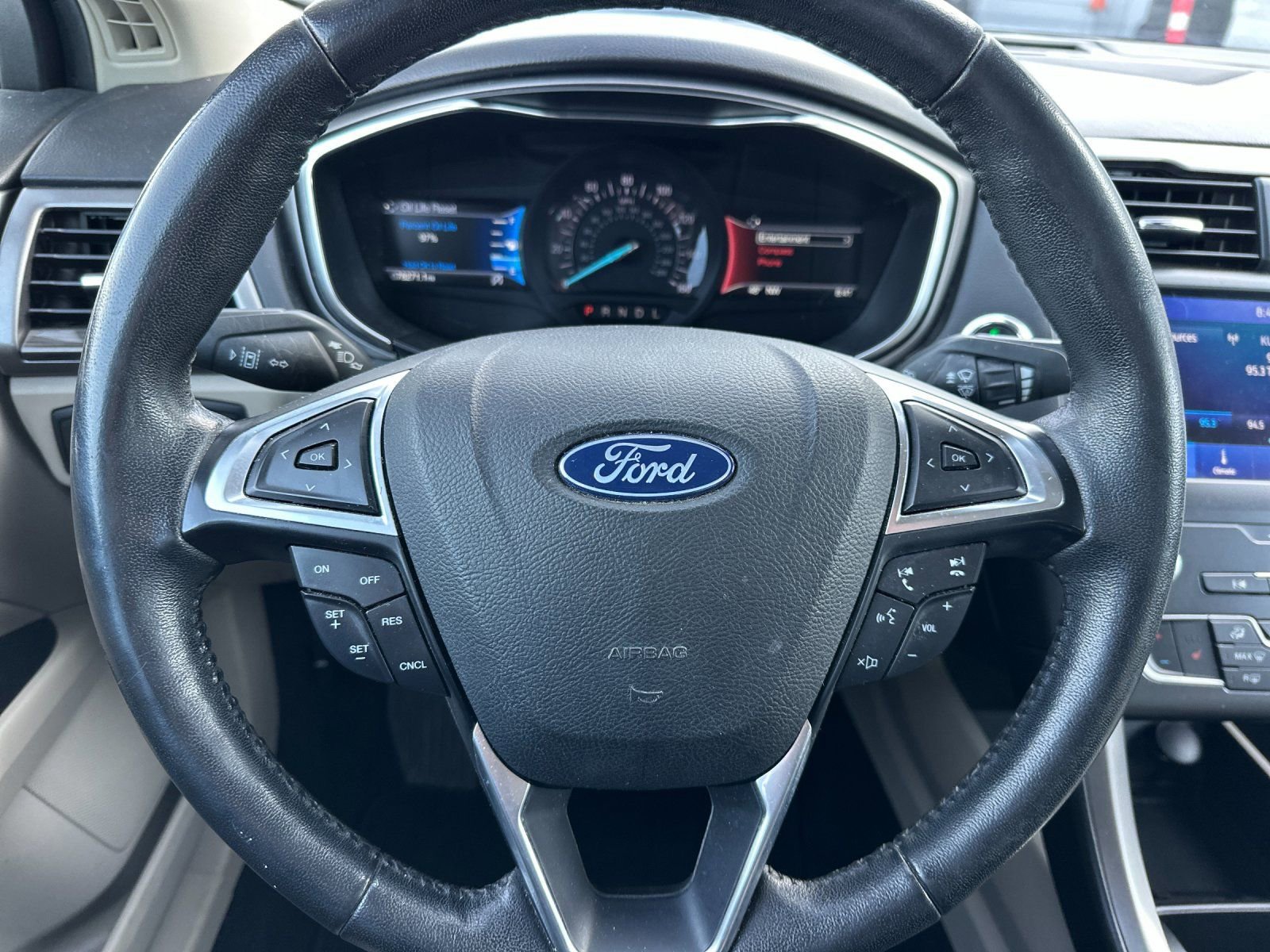 Used 2020 Ford Fusion SEL image 22
