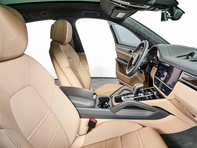 Certified 2023 Porsche Cayenne S AWD/4WD image 25