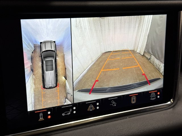 Used 2024 GMC Yukon Denali w/ Advanced Technology Package AWD/4WD image 23