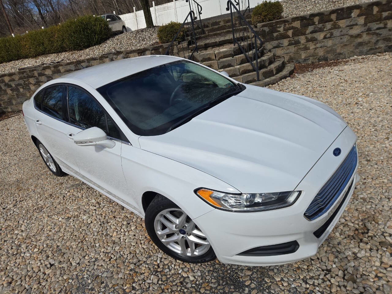 Used 2015 Ford Fusion SE image 26
