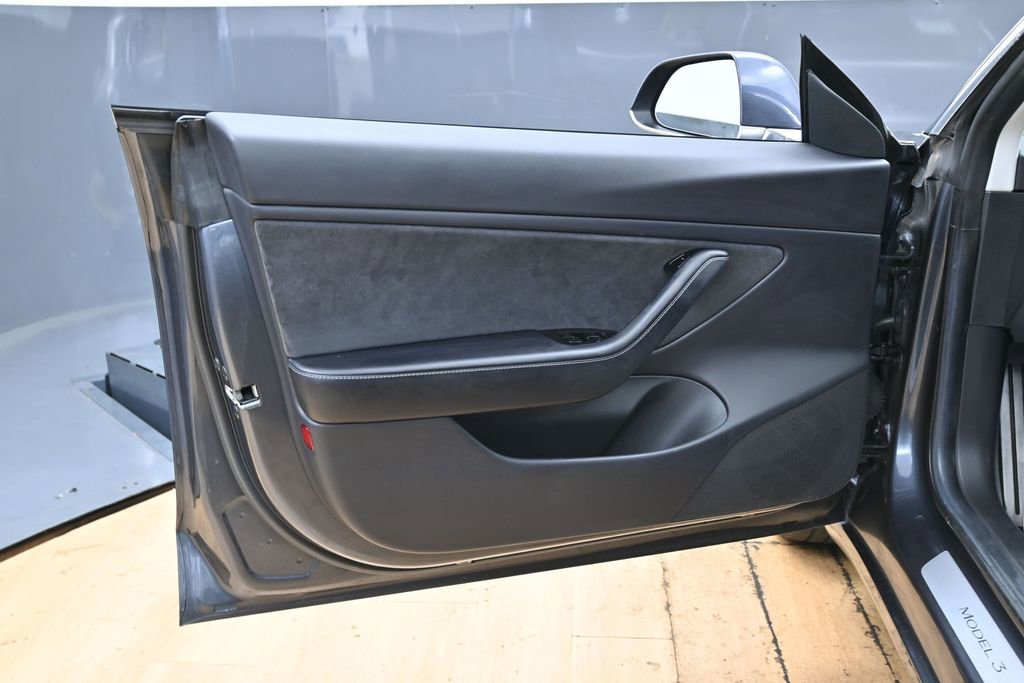 Used 2018 Tesla Model 3 Long Range image 45