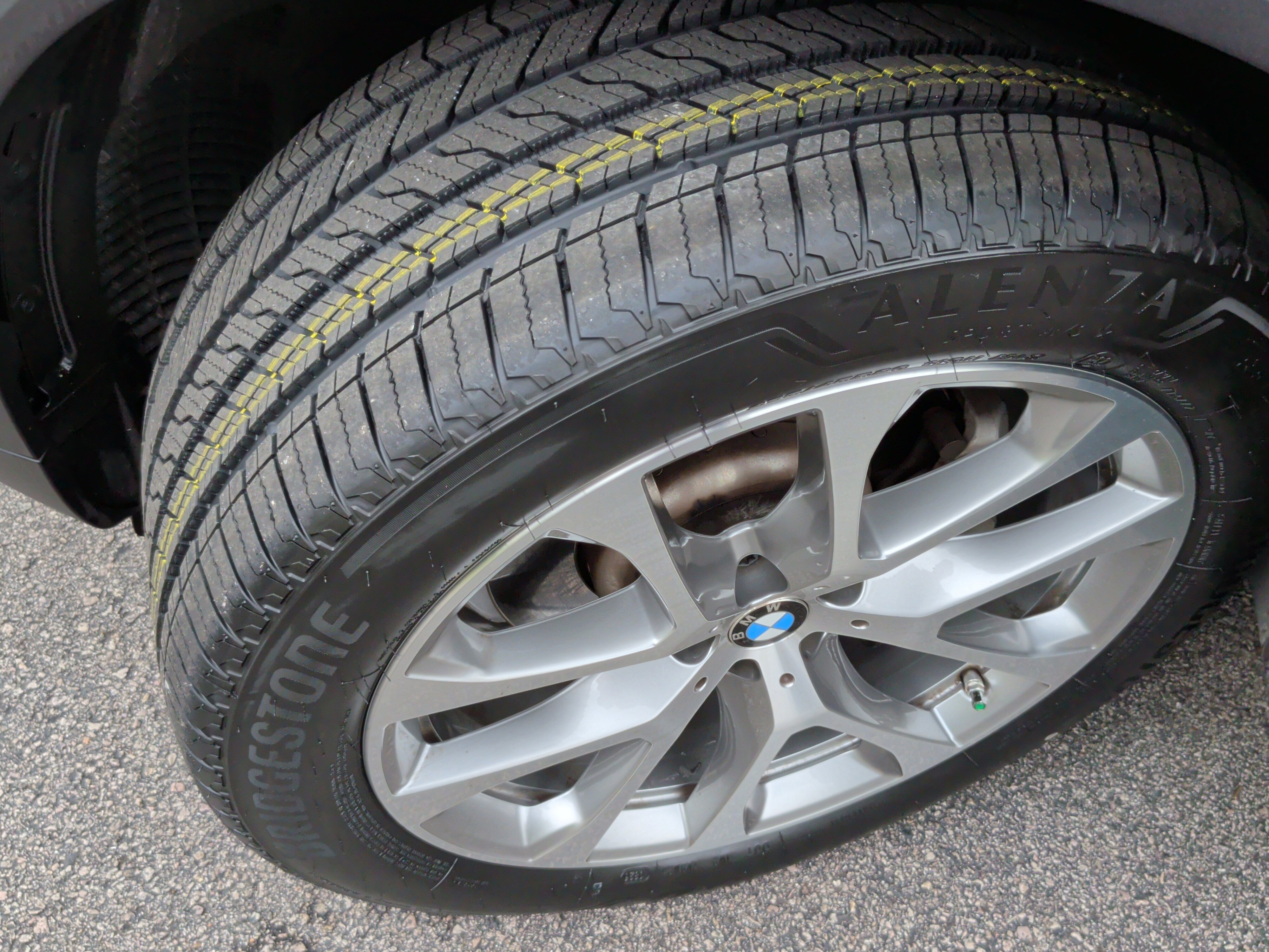 Used 2022 BMW X5 xDrive40i w/ Premium Package AWD/4WD image 13