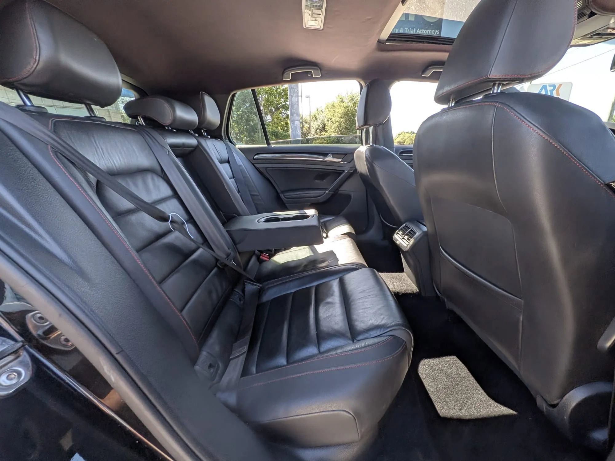 Used 2015 Volkswagen Golf 4-Door image 11