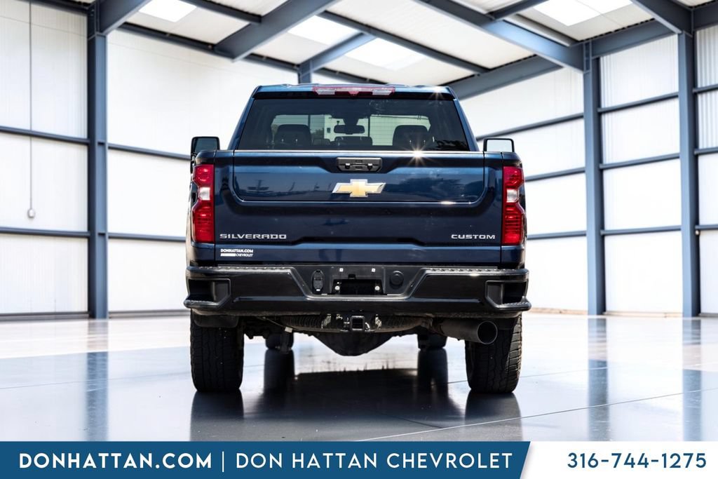 Used 2022 Chevrolet Silverado 2500 Custom w/ Custom Value Package AWD/4WD image 15