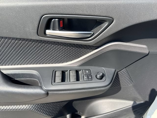 Used 2020 Toyota C-HR LE FWD image 22