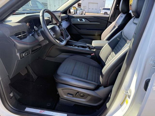 Used 2025 Ford Explorer ST-Line image 24