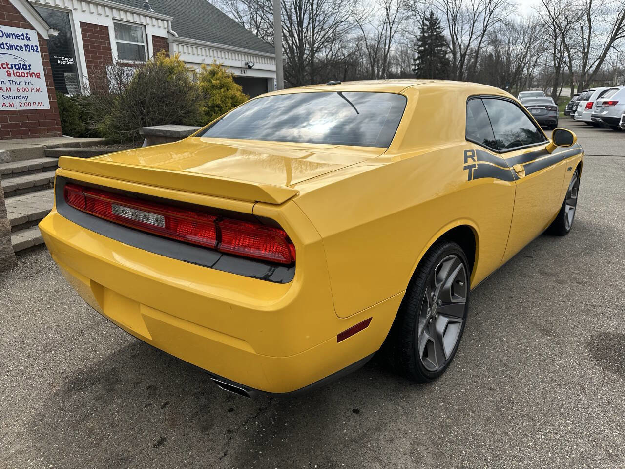 Used 2012 Dodge Challenger R/T RWD image 8