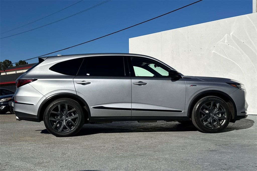 Used 2023 Acura MDX A-Spec image 3