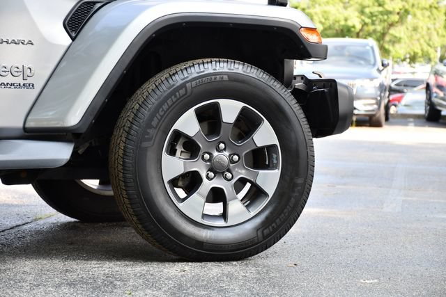 Used 2019 Jeep Wrangler Unlimited Sahara AWD/4WD image 9