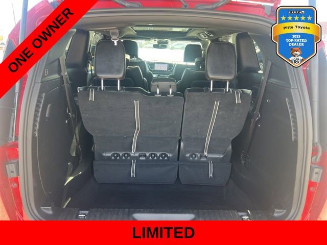 Used 2025 Chrysler Pacifica Limited image 17