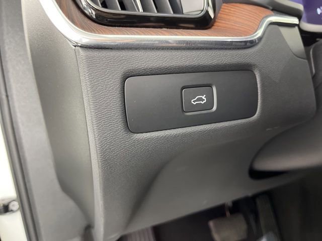 Used 2023 Volvo XC60 B5 Ultimate w/ Climate Package image 28