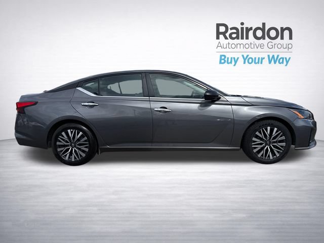Used 2024 Nissan Altima 2.5 SV FWD image 8