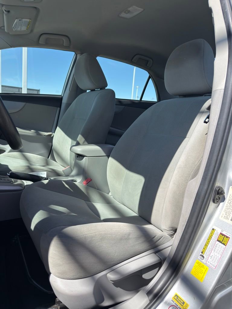 Used 2013 Toyota Corolla LE image 12