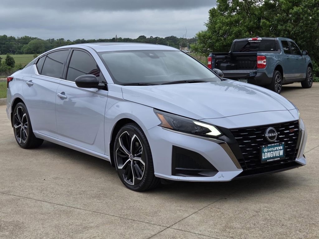 Used 2023 Nissan Altima 2.5 SR w/ SR Premium Package FWD video 1