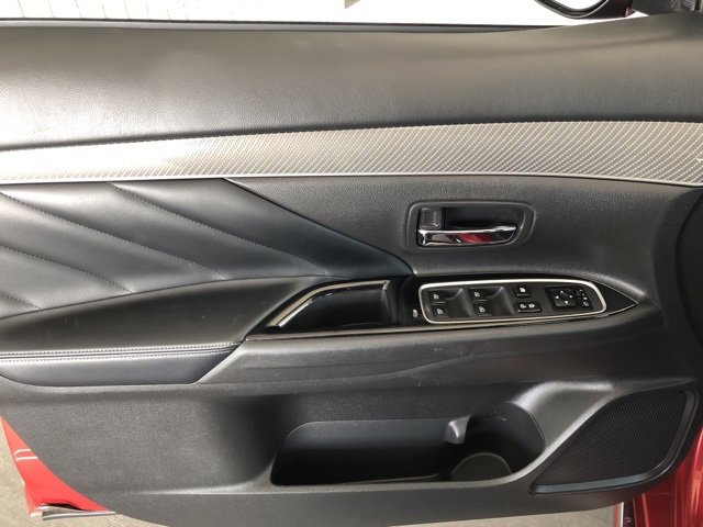 Used 2020 Mitsubishi Outlander SEL image 36