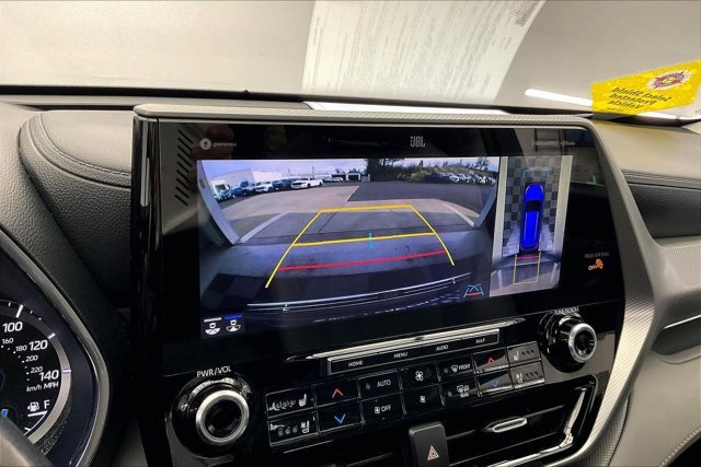 Used 2021 Toyota Highlander Platinum image 24