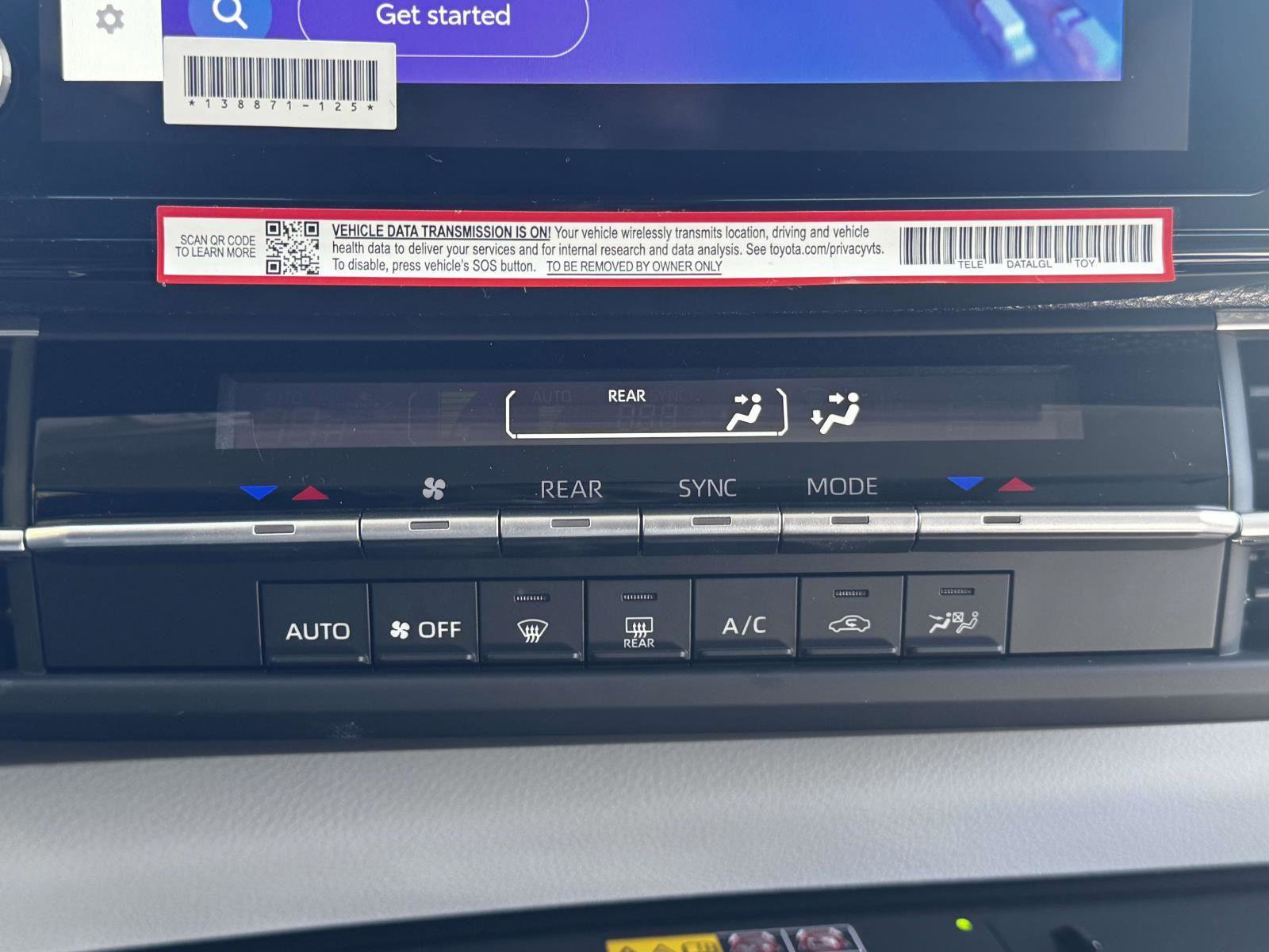Used 2025 Toyota Sienna LE FWD image 28