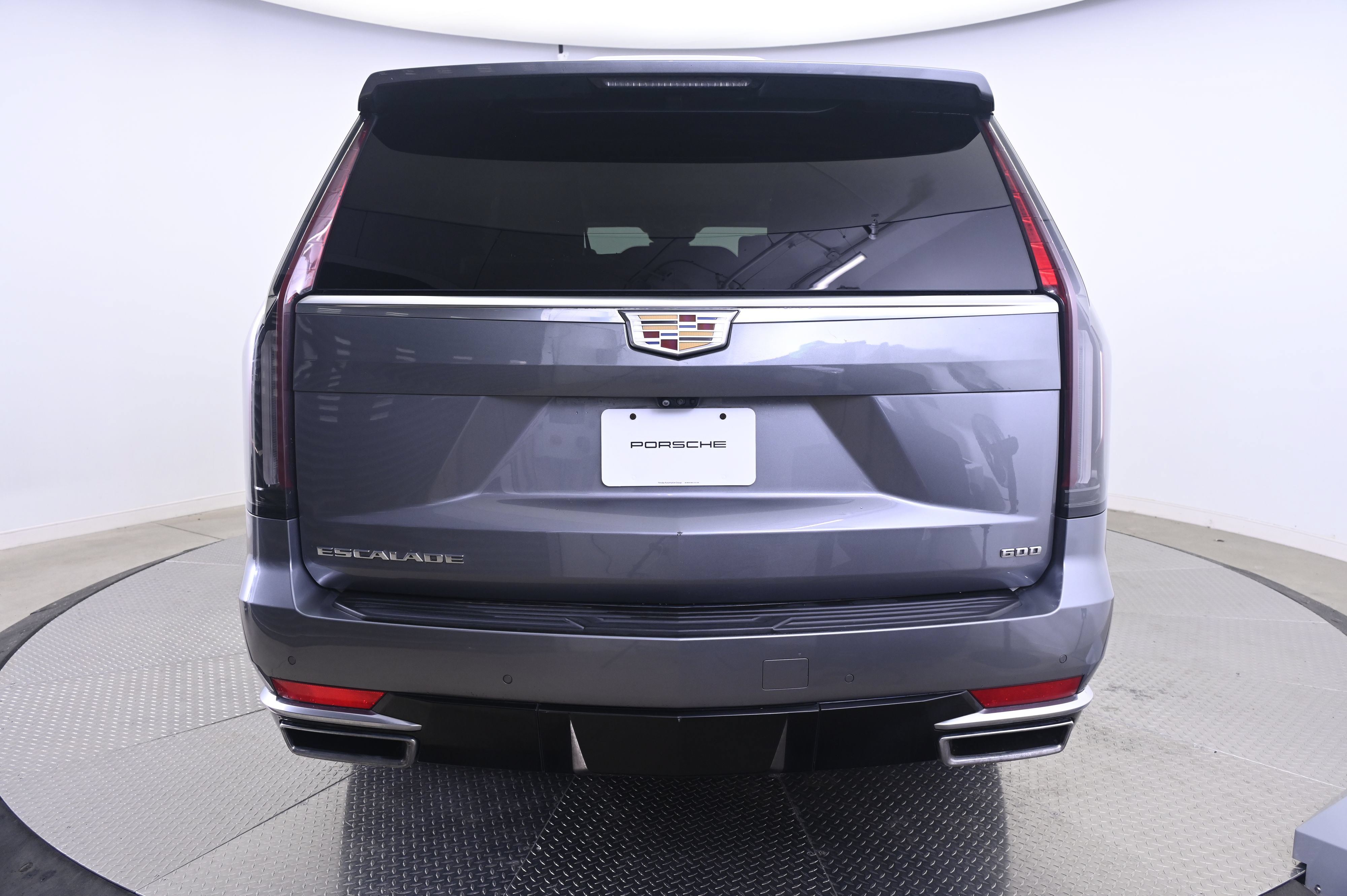 Used 2022 Cadillac Escalade ESV Premium Luxury Platinum AWD/4WD image 6