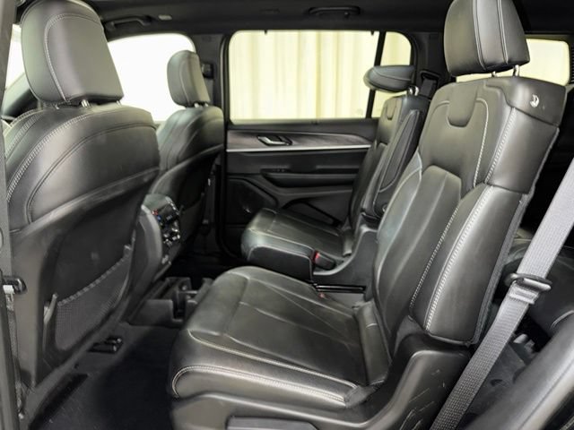 Used 2024 Jeep Grand Cherokee L Limited w/ Luxury Tech Group II AWD/4WD image 18