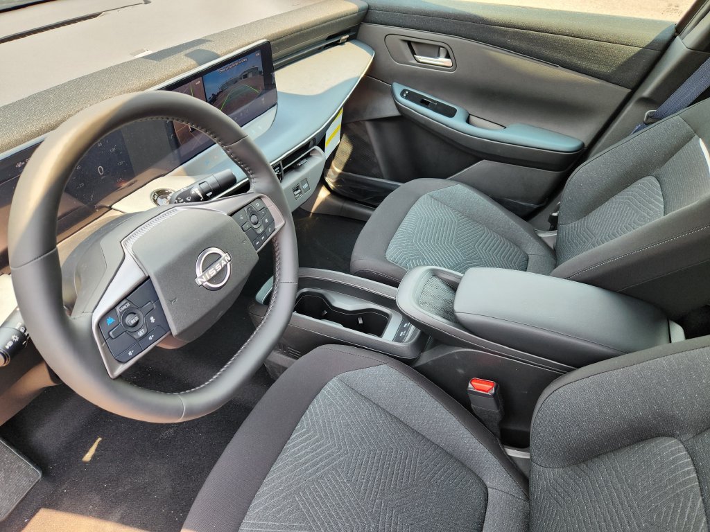New 2026 Nissan Leaf w/ Floor Mat Package (S+) FWD image 10
