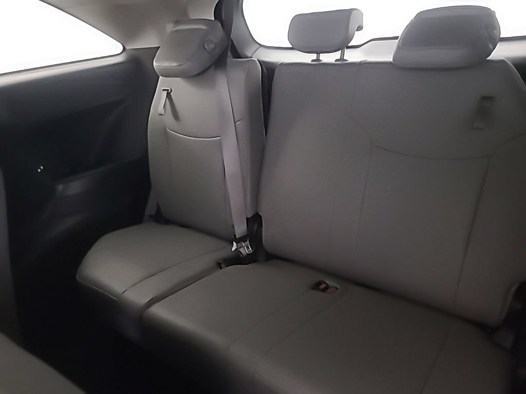 Used 2025 Toyota Sienna XLE FWD image 22