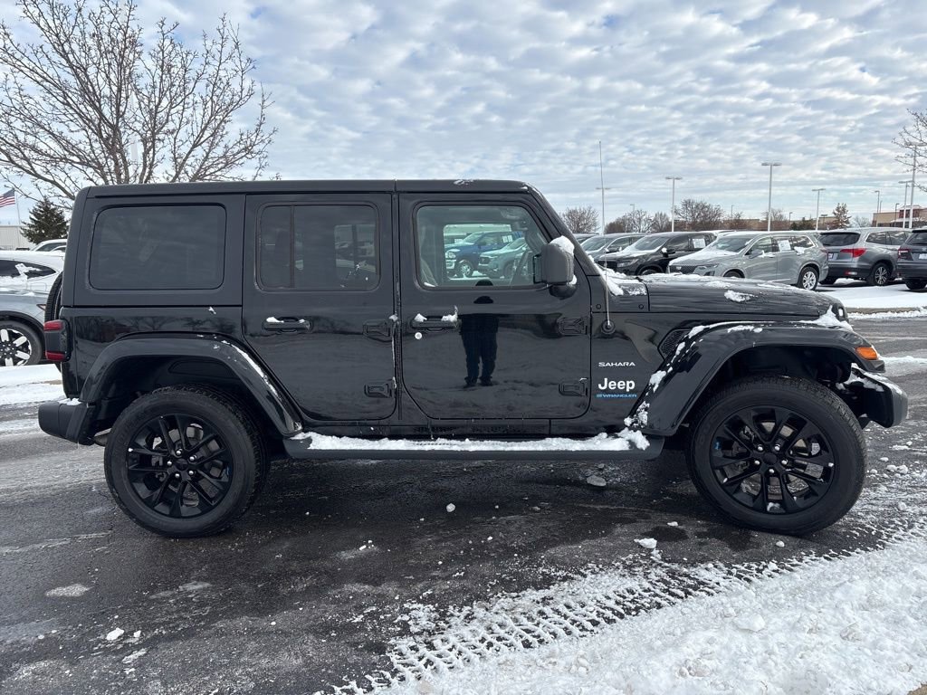 Used 2023 Jeep Wrangler Unlimited Sahara w/ Safety Group image 12
