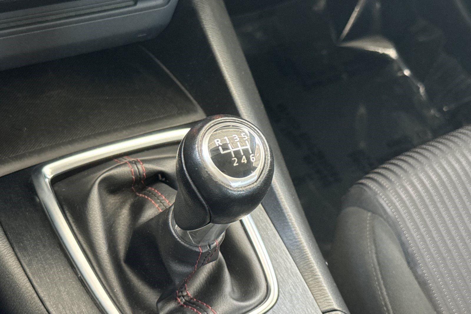 Used 2014 MAZDA MAZDA3 i Touring w/ Technology Package FWD image 26