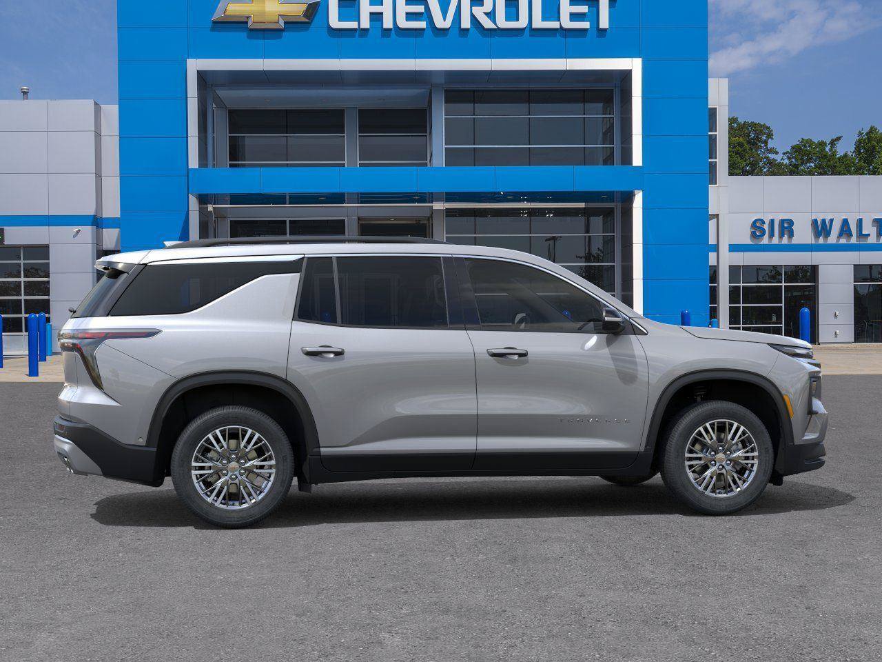 New 2026 Chevrolet Traverse LT w/ Driver Confidence Package FWD image 5