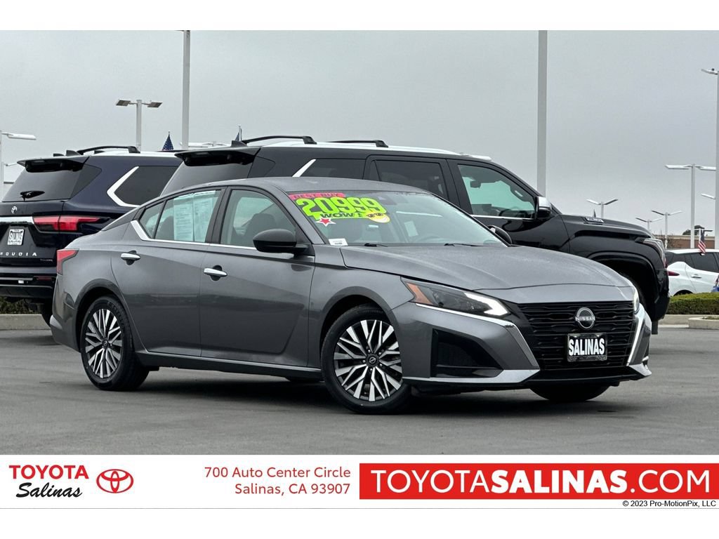 Used 2024 Nissan Altima 2.5 SV
