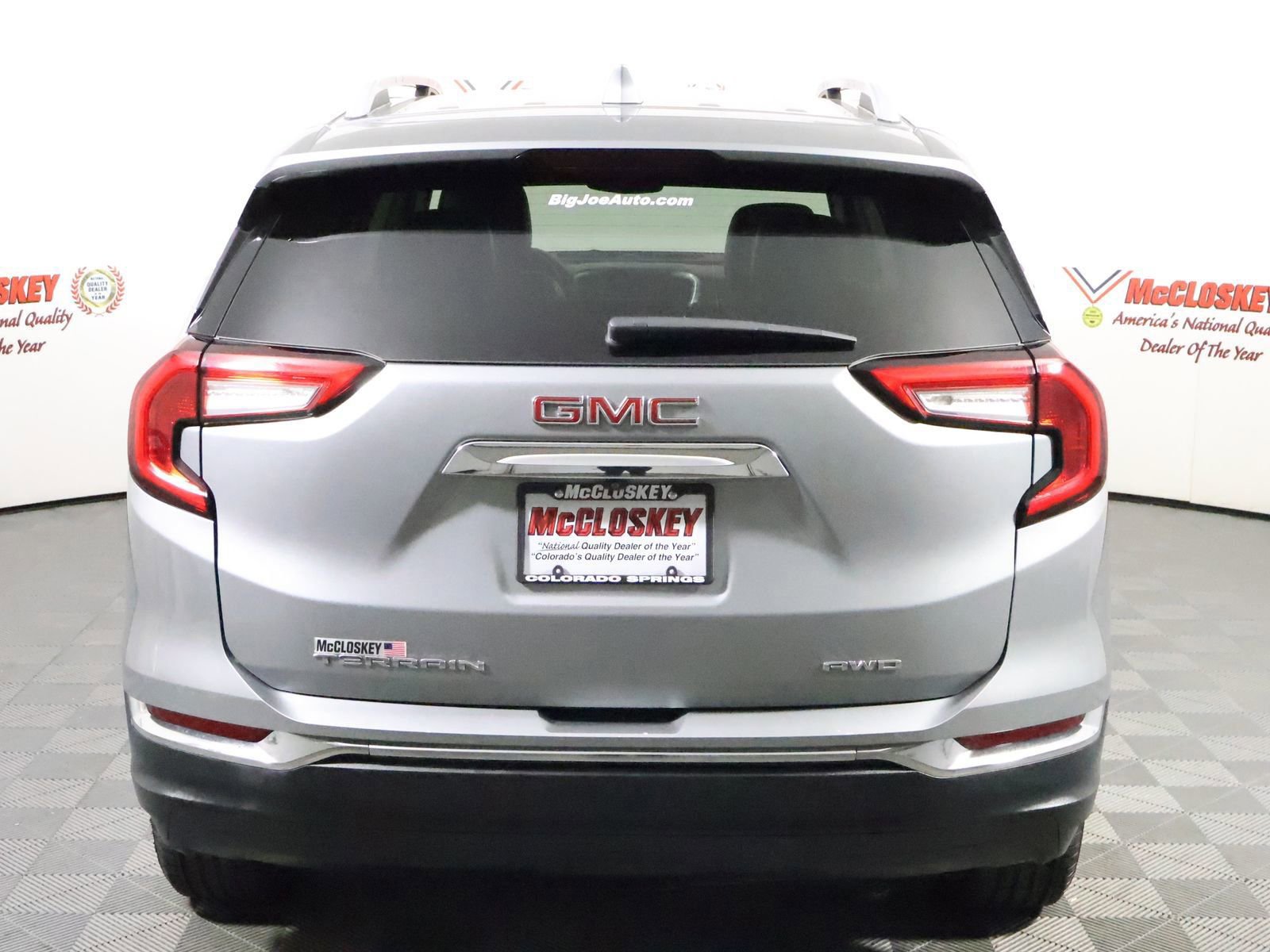 Used 2024 GMC Terrain SLT image 9