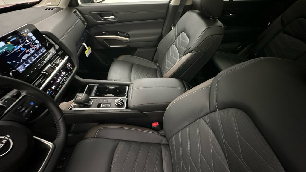 Certified 2024 Nissan Pathfinder Platinum AWD/4WD image 16