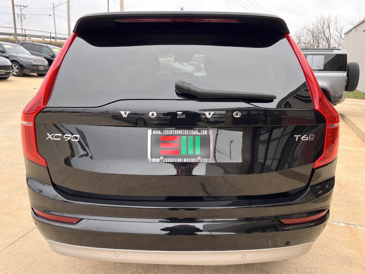 Used 2022 Volvo XC90 T6 Momentum w/ Climate Package AWD/4WD image 4