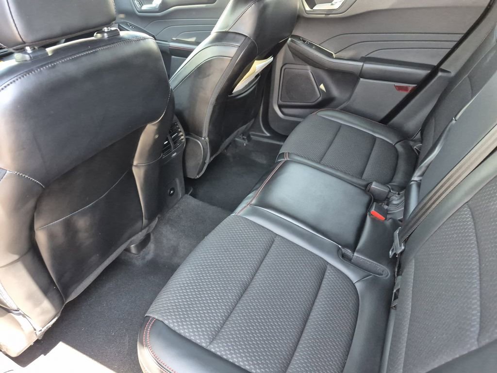 Used 2024 Ford Escape ST-Line image 13