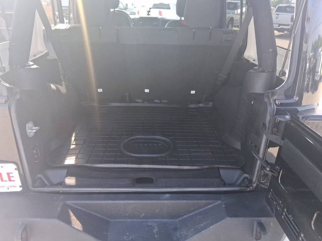 Used 2017 Jeep Wrangler Unlimited Sport AWD/4WD image 23