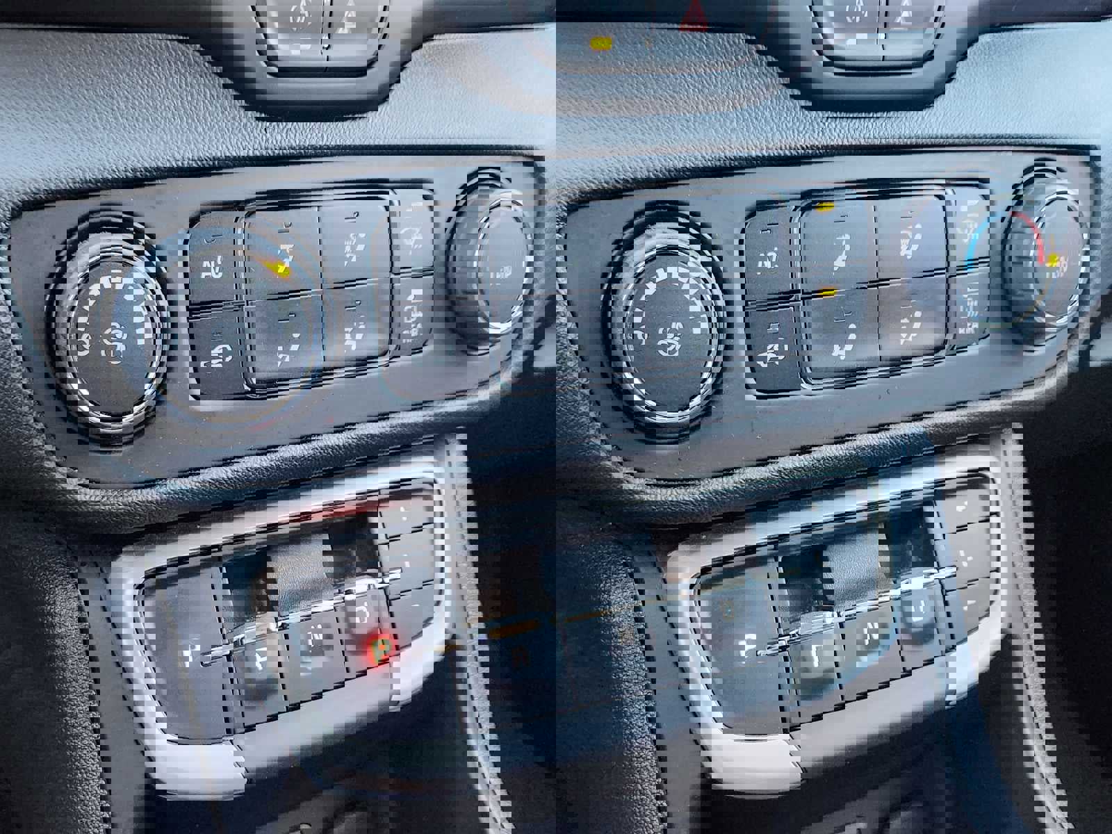 Used 2024 GMC Terrain SLE image 22