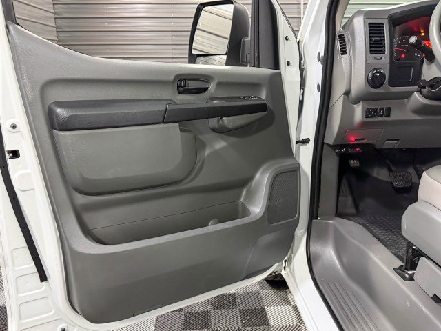 Used 2018 Nissan NV 2500 S image 28
