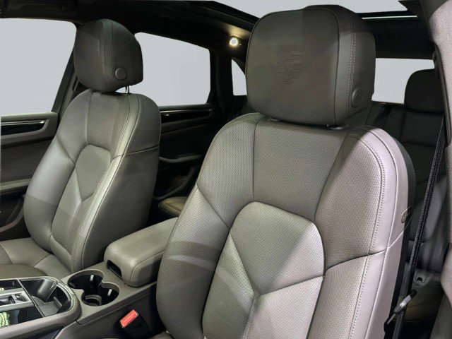 Used 2024 Porsche Macan image 29