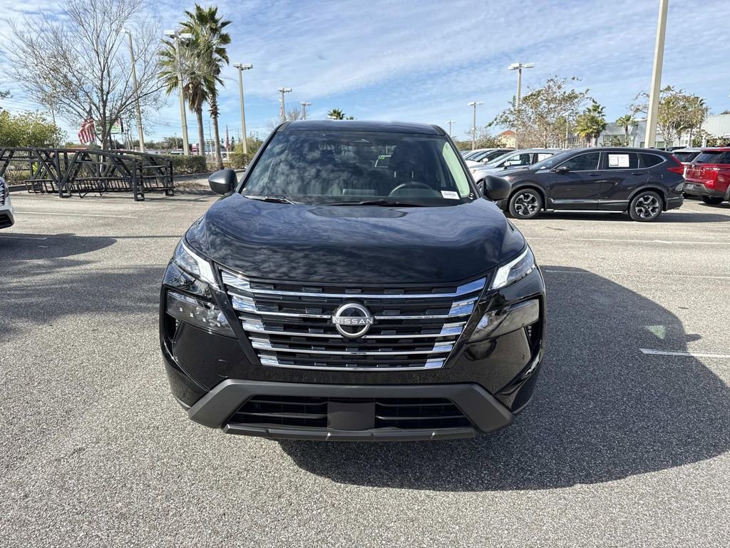 Used 2025 Nissan Rogue S image 9